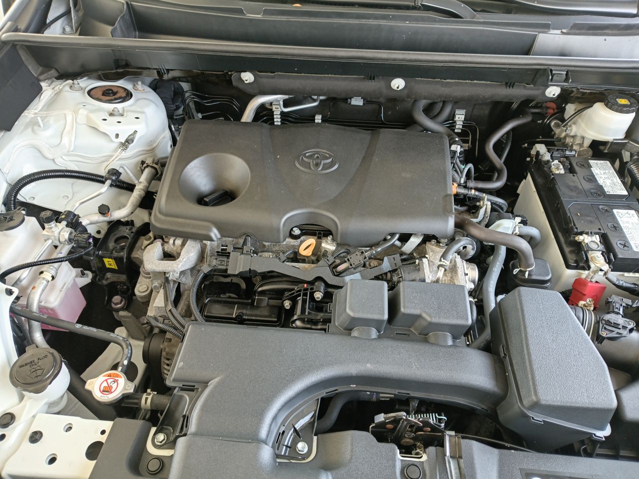 Toyota RAV4 2024, foto 4 de 8