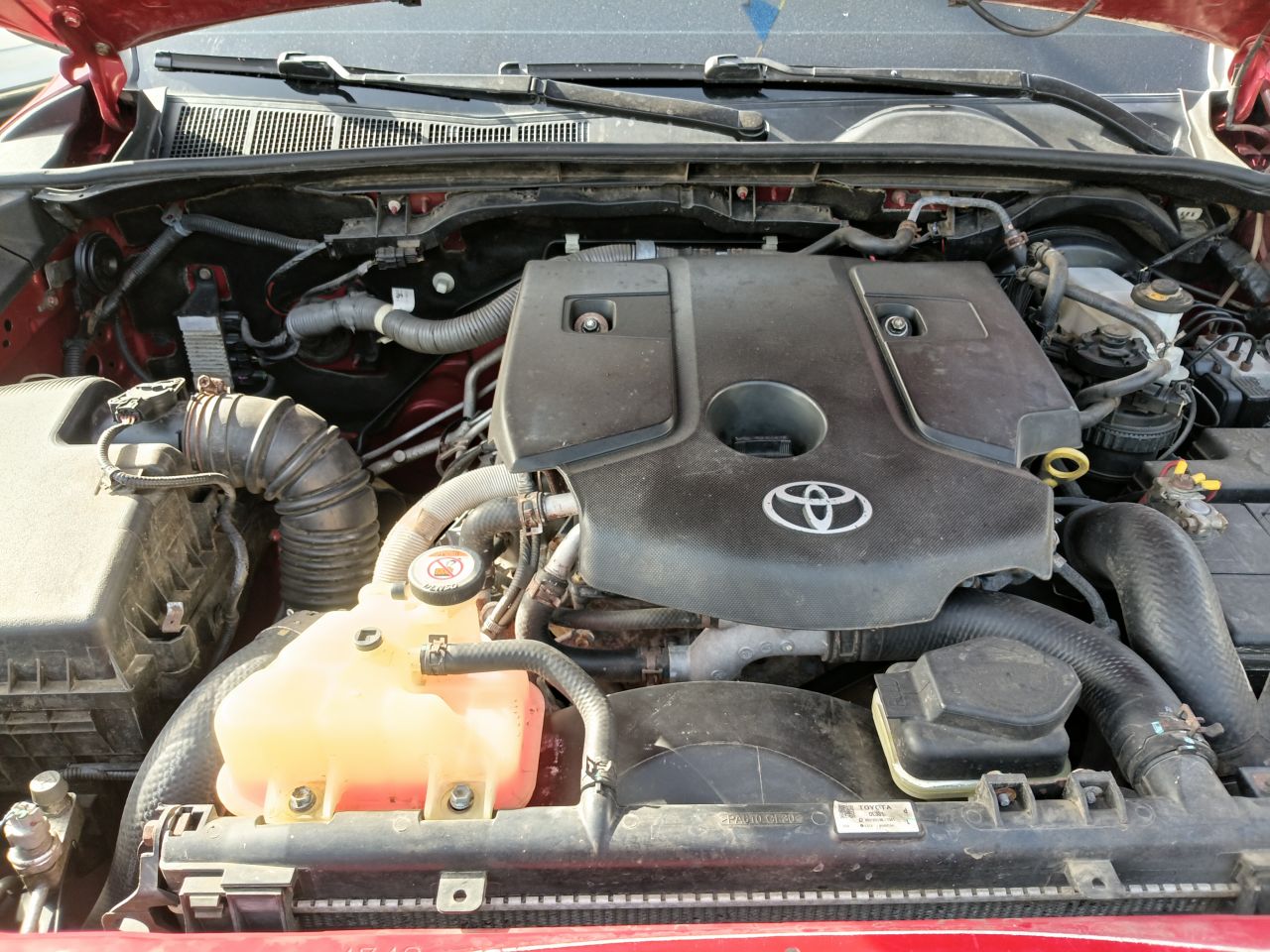 Toyota Hilux 2021, foto 6 de 8